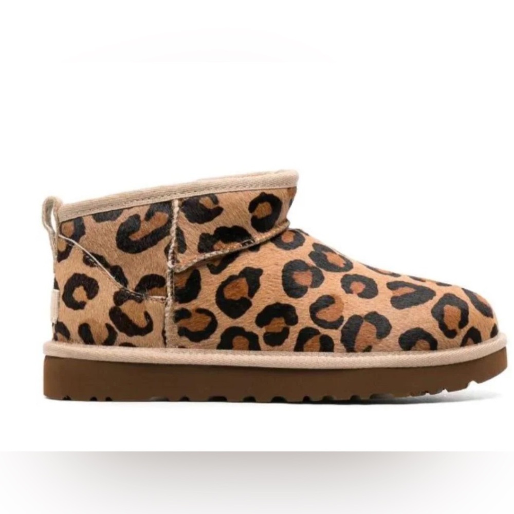 UGG Ultra Mini Leopard - Picture 2 of 3